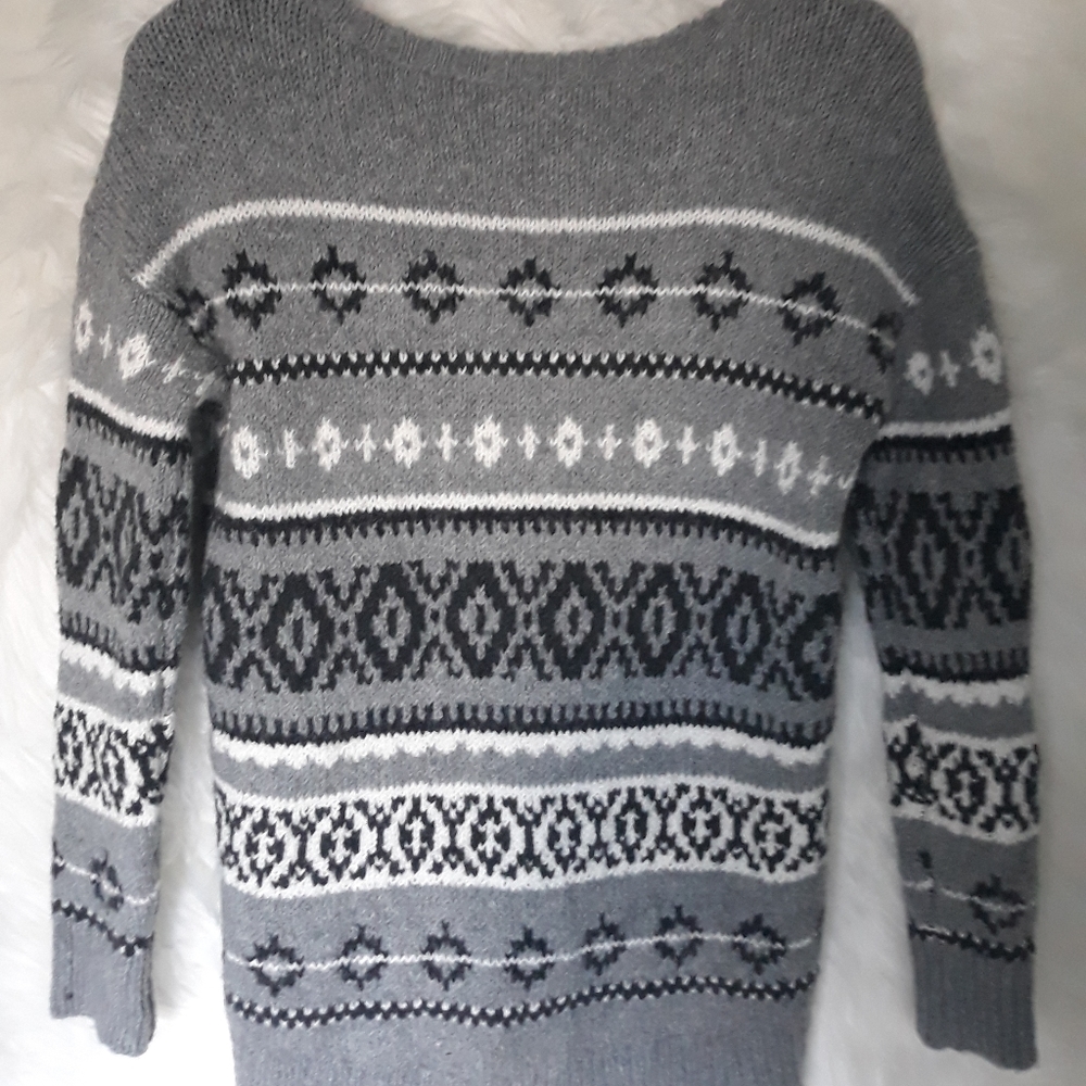 American Eagle Outfitter Sweater